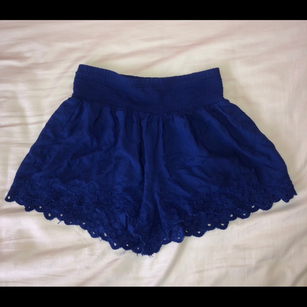 American Eagle women’s blue knit shorts